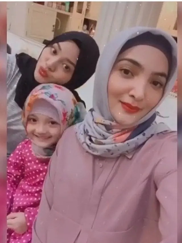 6 Potret Kompak Aurel dan Ashanty Saat Pakai Hijab, Memesona