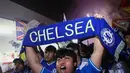 Para suporter dari kedua kesebelasan menggunakan beragam atribut mulai dari jersey, bendera, banner hingga red flare, Tanah Kusir, Jakarta, Minggu (27/4/2014)(Liputan6.com/Faizal Fanani).