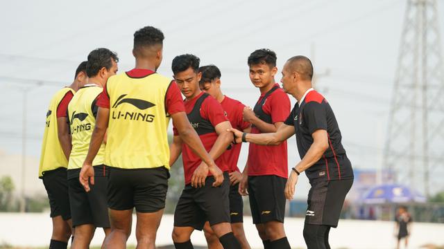 Timnas Indonesia U-22 latihan di Kamboja untuk SEA Games 2023.