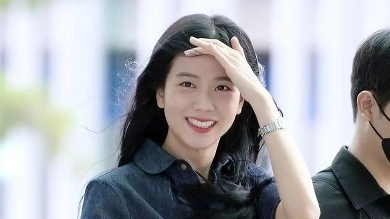 Jisoo BLACKPINK di bandara Incheon