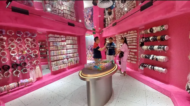 Cara Seru Ajak Anak Remaja Merawat Diri dengan Hangout ke Toko Skincare