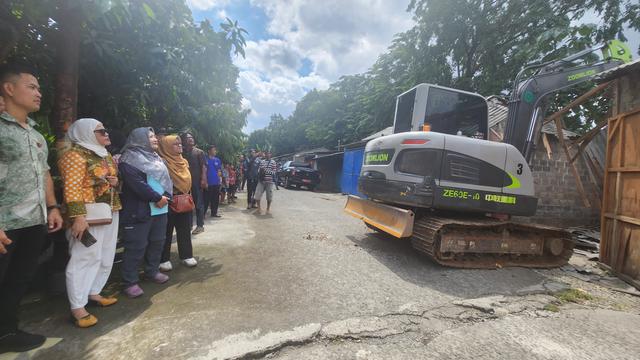 Langgar Aturan GSB, Ratusan Bangunan Liar di Depok Ditertibkan Dinas PUPR
