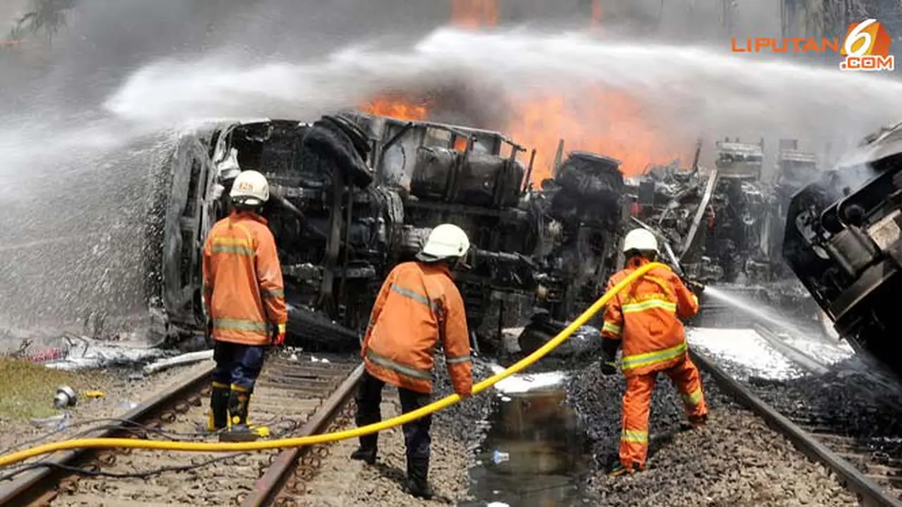 kereta-tabrak-3-131209c.jpg