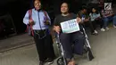 Perwakilan LBH Disabilitas dan Masyarakat Peduli Autis mendatangi Universitas Gunadarma di Depok, Kamis (20/7). Mereka meminta pihak kampus memberikan hukuman sosial kepada pelaku bullying terhadap Muhammad Farhan (19). (Liputan6.com/Immanuel Antonius)