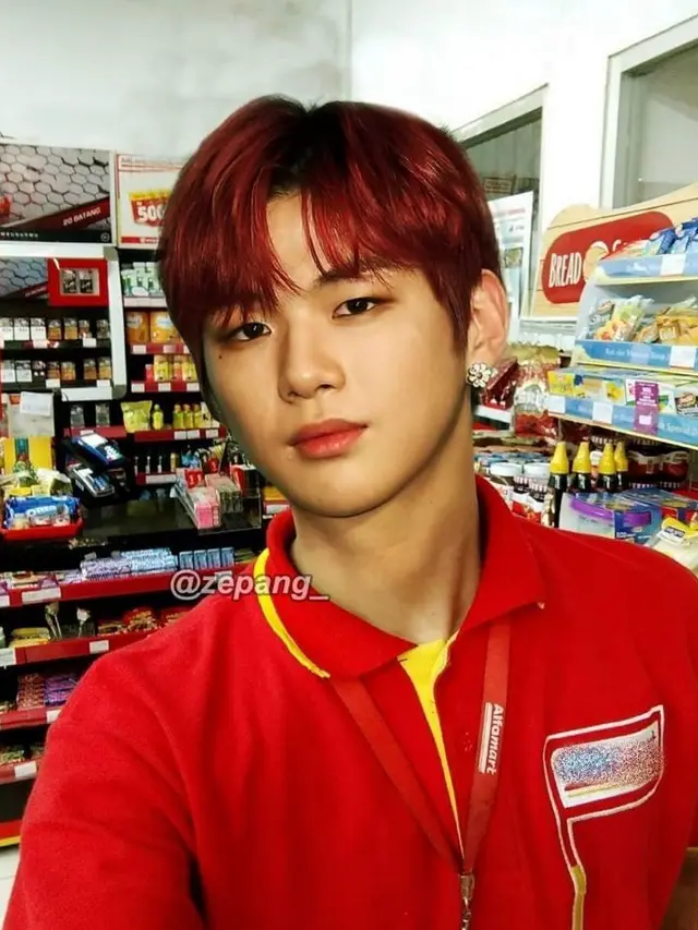 6 Editan Foto Artis Korea Jadi Kasir Minimarket Ini Bikin Ngakak