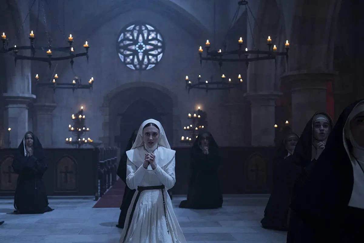 Adegan di film The Nun (Warner Bros)