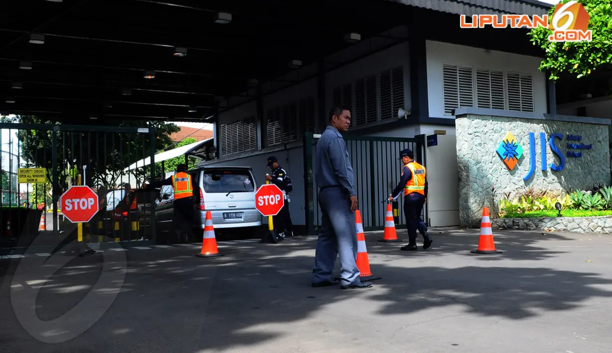 Lydia Freyani Hawadi menegaskan bahwa penutupan PAUD JIS merupakan penutupan permanen dengan jangka waktu yang tidak ditentukan dari pihak kementerian, Senin (21/4/2014) (Liputan6.com/Andrian M Tunay).
