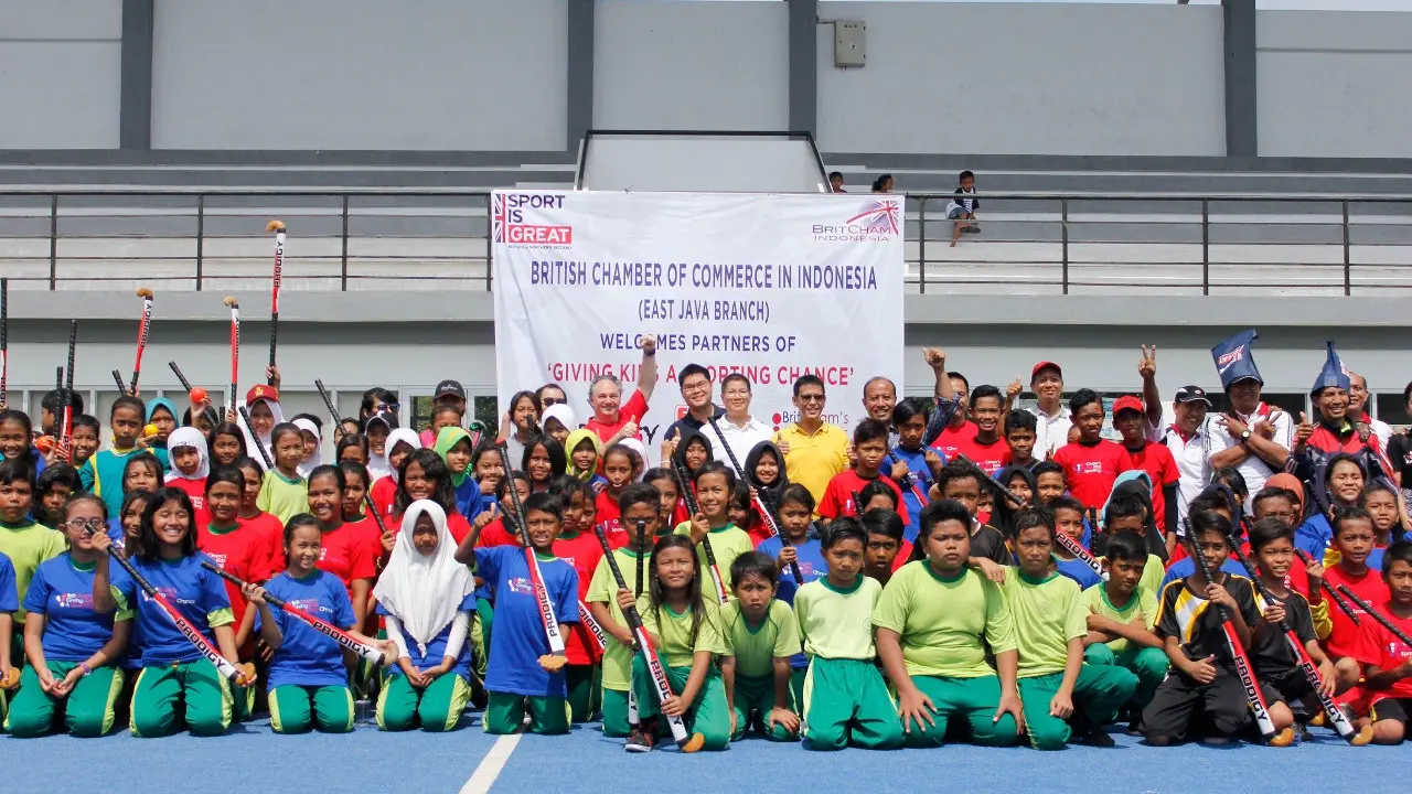 Federasi Hoki Indonesia (FHI) berkerjasama dengan Kadin Surabaya dan British Chamber Of Commerce In Indonesia gelar coaching clinic