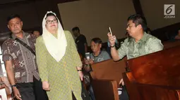 Mantan Menkes Siti Fadilah dinilai terbukti menyalahgunakan wewenang dalam kegiatan pengadaan alat kesehatan guna mengantisipasi kejadian luar biasa (KLB) tahun 2005 di Kemenkes RI, Jakarta, Jumat (16/6). (Liputan6.com/Helmi Afandi)