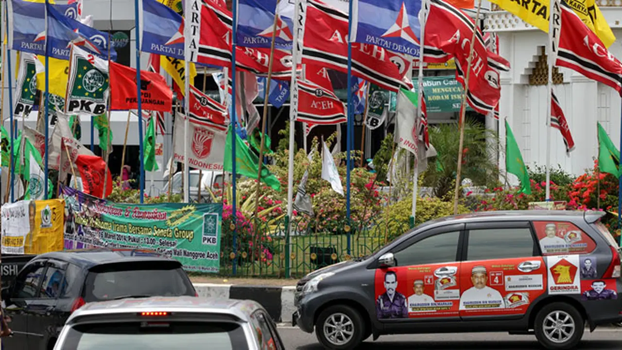 Masa Tenang, Atribut Bertebaran