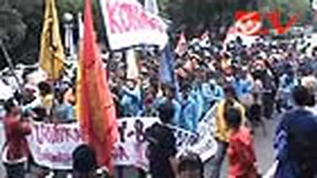 Demo BBM di Salemba Berlangsung Damai