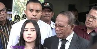 Senin (10/8) Prilly Latuconsina memenuhi panggilan Polda Metro Jaya, Prilly dipanggil atas kelanjutan kasus foto bugilnya yang di sebar oleh tangan-tangan jahil.