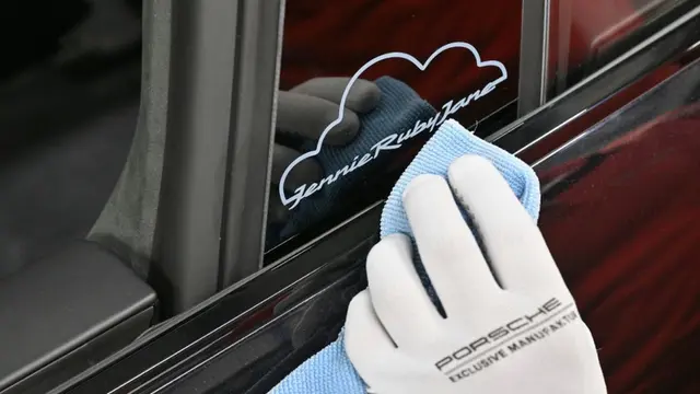 Jennie BLACKPINK Kolaborasi dengan Porsche, Rilis Mobil Terbaru Hasil Desain Sendiri