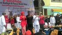 Wali Kota Bandung Ridwan Kamil dan Wali Kota Bogor Bima Arya Sugiarto di acara Hari Jadi Bogor, Minggu (5/6/2016). (Liputan6.com/Achmad Sudarno)