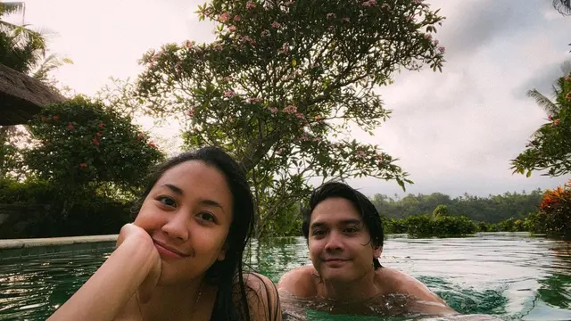 Setahun Menikah, Ini 6 Momen Liburan Sherina dan Suami Rayakan Anniversary