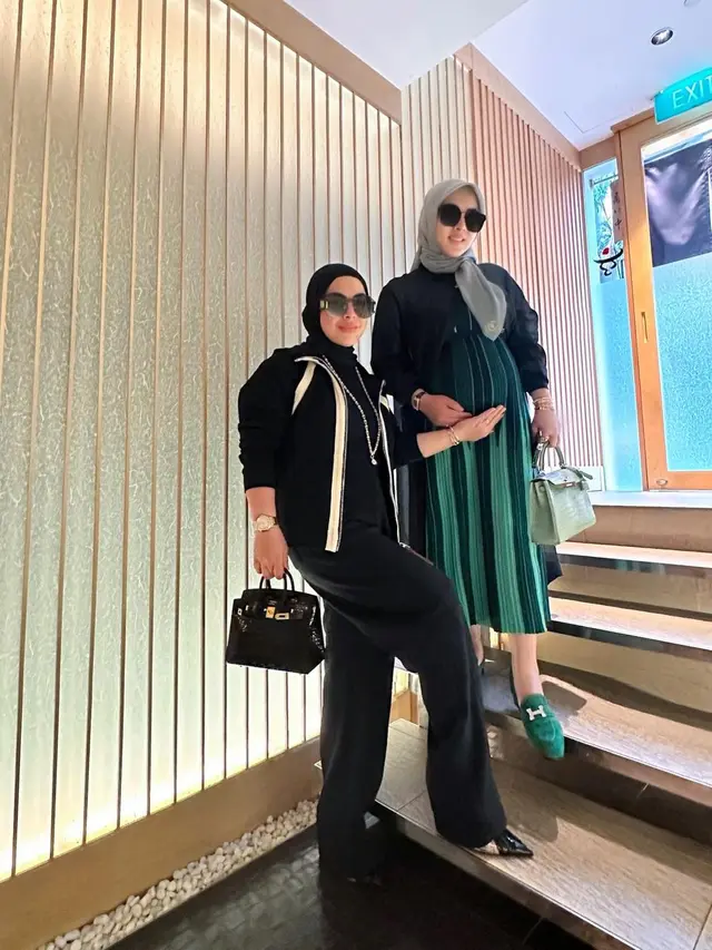 7 Potret Terbaru Syahrini yang Kini Aktif Pamer Baby Bump, Ngidam Makanan Sunda