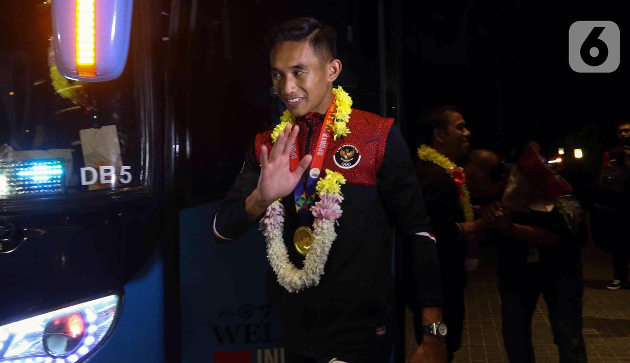 Penyambutan berlangsung hingga hotel tempat para pemain timnas Indonesia U-22 menginap. (Liputan6.com/Herman Zakharia)