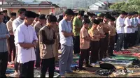 Shalat istisqa ratusan pelajar di Sukabumi, (Liputan6.com/Istimewa)