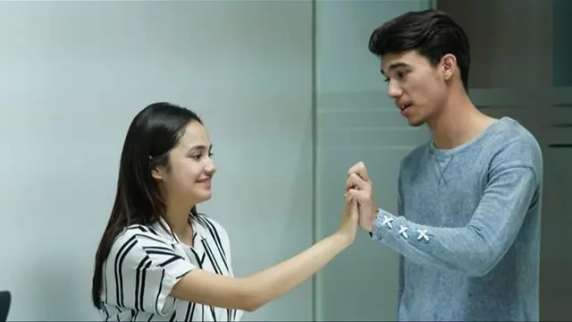 Main Mini Seri Bareng, Ini 6 Keakraban Syifa Hadju dan Jeff Smith