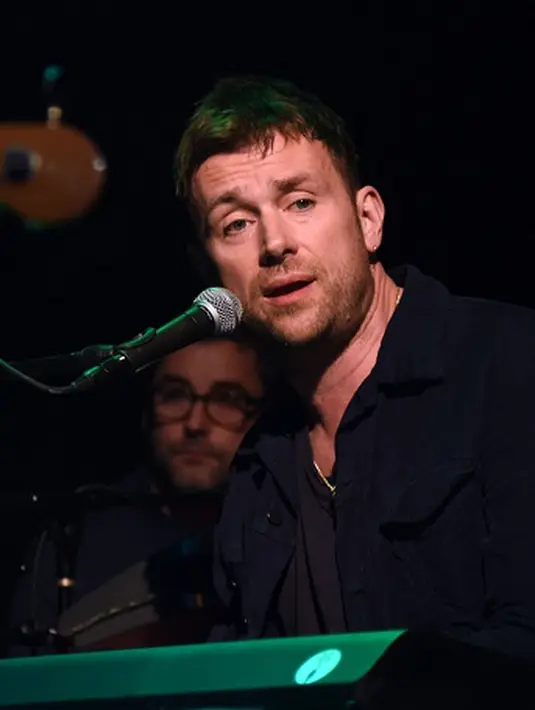 Selama ini saya selalu terjebak dengan menggunakan piano. Saya ingin menampilkan sesuatu yang berkebalikan di album ini,' tutur Damon . (AFP/Bintang.com)