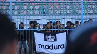 Championship Series BRI Liga 1: Suporter Bakar Semangat Skuad Madura United sebelum Bertolak ke Markas Persib Bandung