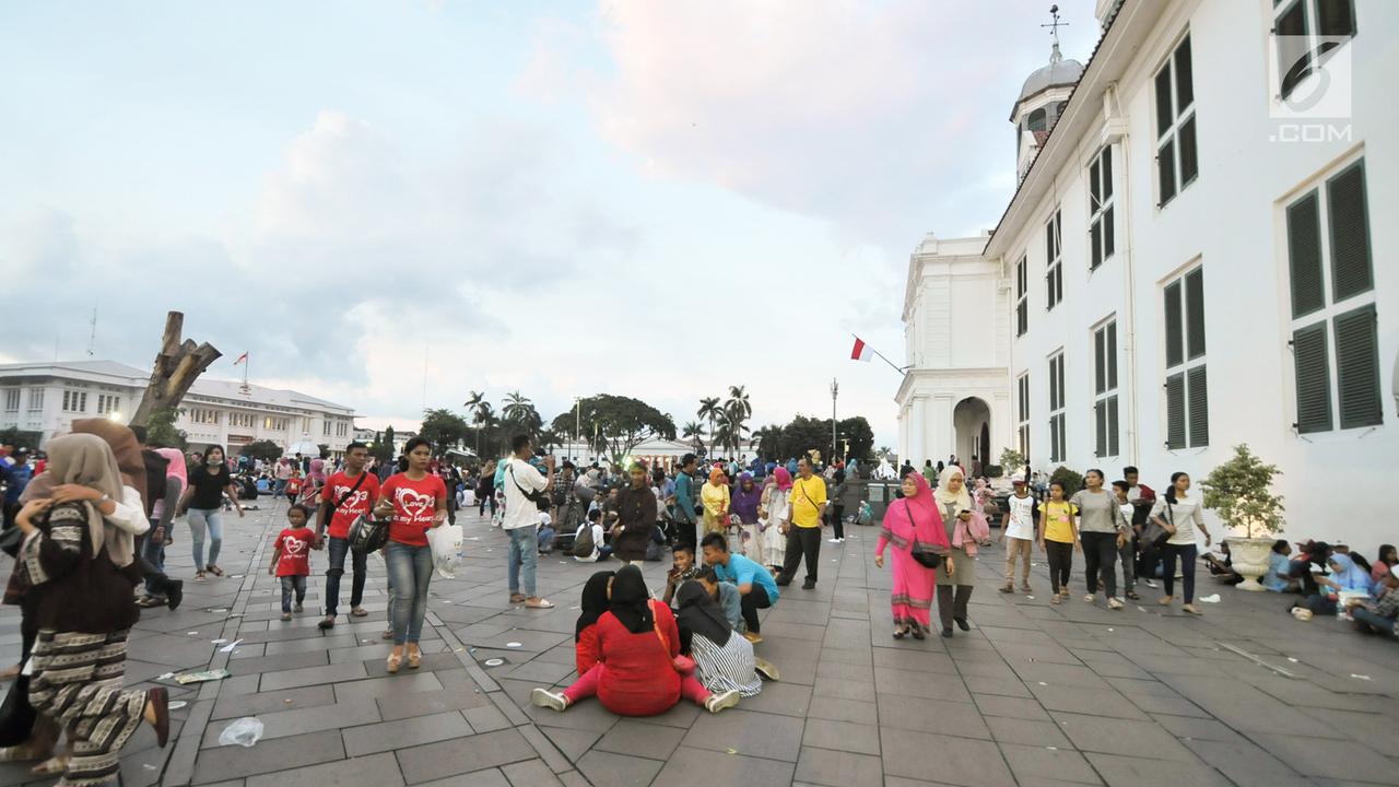 Lebaran Ke-3, Warga Habiskan Libur Lebaran di Kota Tua