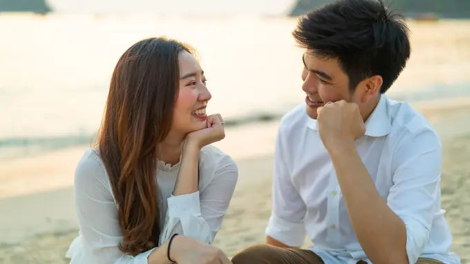 perempuan dan pasangan 12 juni