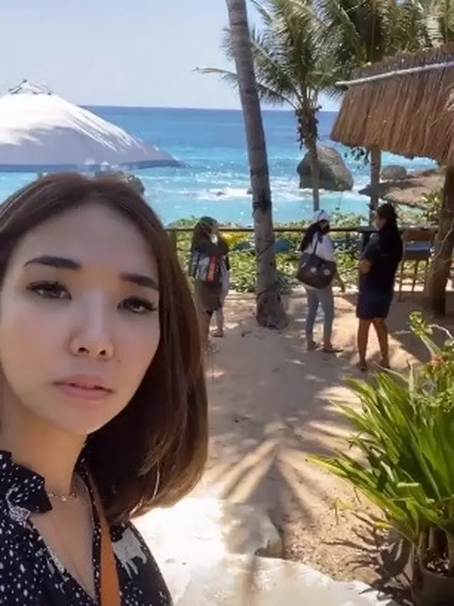 6 Momen Liburan Gisella Anastasia Bareng Teman Artis di Nihi Sumba