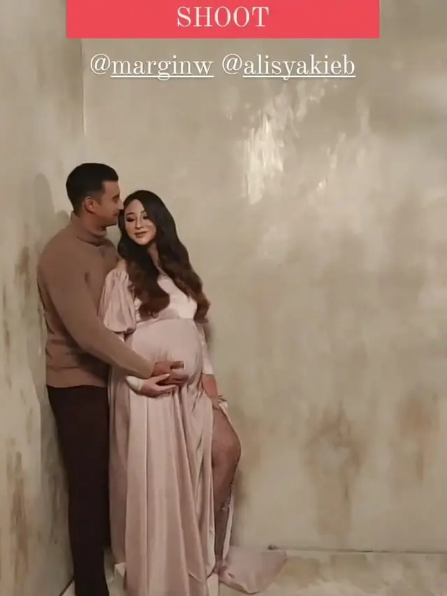 6 Potret Maternity Shoot Margin Wieheerm, Gaya Ali Syakieb Curi Perhatian
