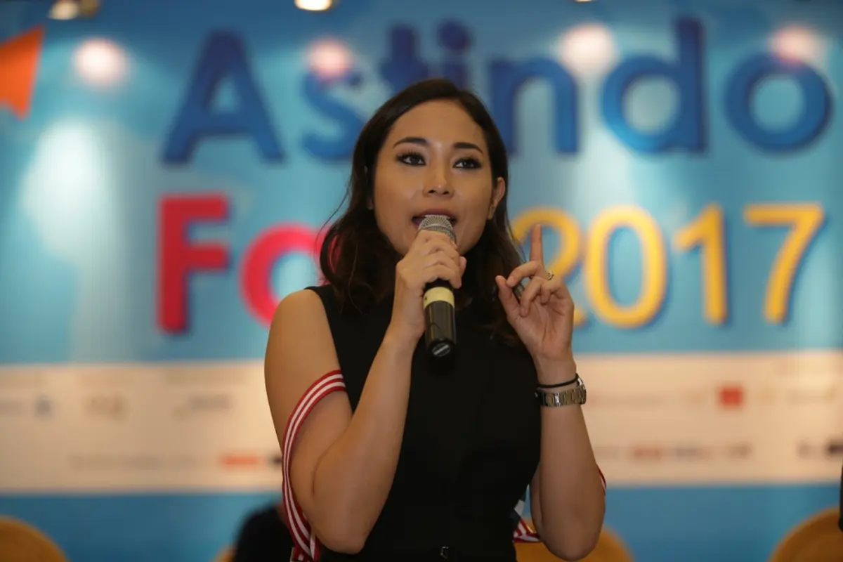 Ayla Dimitri tips Traveling