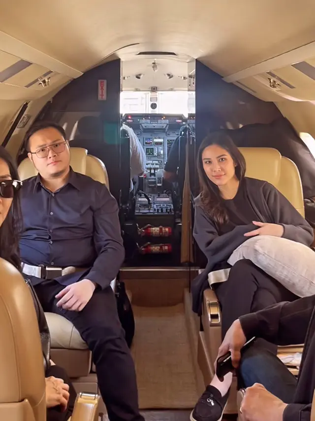 Tampilan Angela Tanoesoedibjo Bertemu Donald Trump Sebelum Pelantikan Presiden Amerika. [@angelatanoesoedibjo]