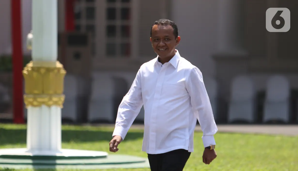 Ekspresi mantan Ketua Umum Himpunan Pengusaha Muda Indonesia (HIPMI) Bahlil Lahadalia saat tiba di Istana, Jakarta, Selasa (22/10/2019). Bahlil dipanggil Presiden Joko Widodo atau Jokowi untuk menempati salah satu pos kementerian di Kabinet Kerja Jilid II. (Liputan6.com/Angga Yuniar)