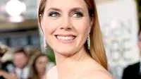 Tren no makeup makeup di Golden Globe 2017.