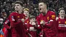 Para pemain Liverpool merayakan kemenangan atas Shrewsbury Town pada laga Piala FA di Stadion Anfield pada Rabu (5/2/2020). Pasukan muda Liverpool menang tipis 1-0 atas Shrewsbury Town. (AP/Jon Super)