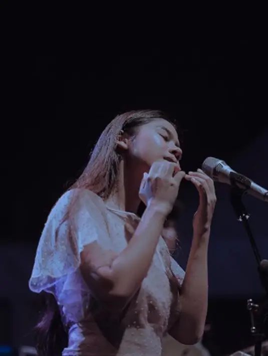 Ternyata sebelum mengeluarkan single perdananya, Nadin juga sudah cukup sering menjadi bintang tamu untuk beberapa acara. (Liputan6.com/IG/cakecaine)