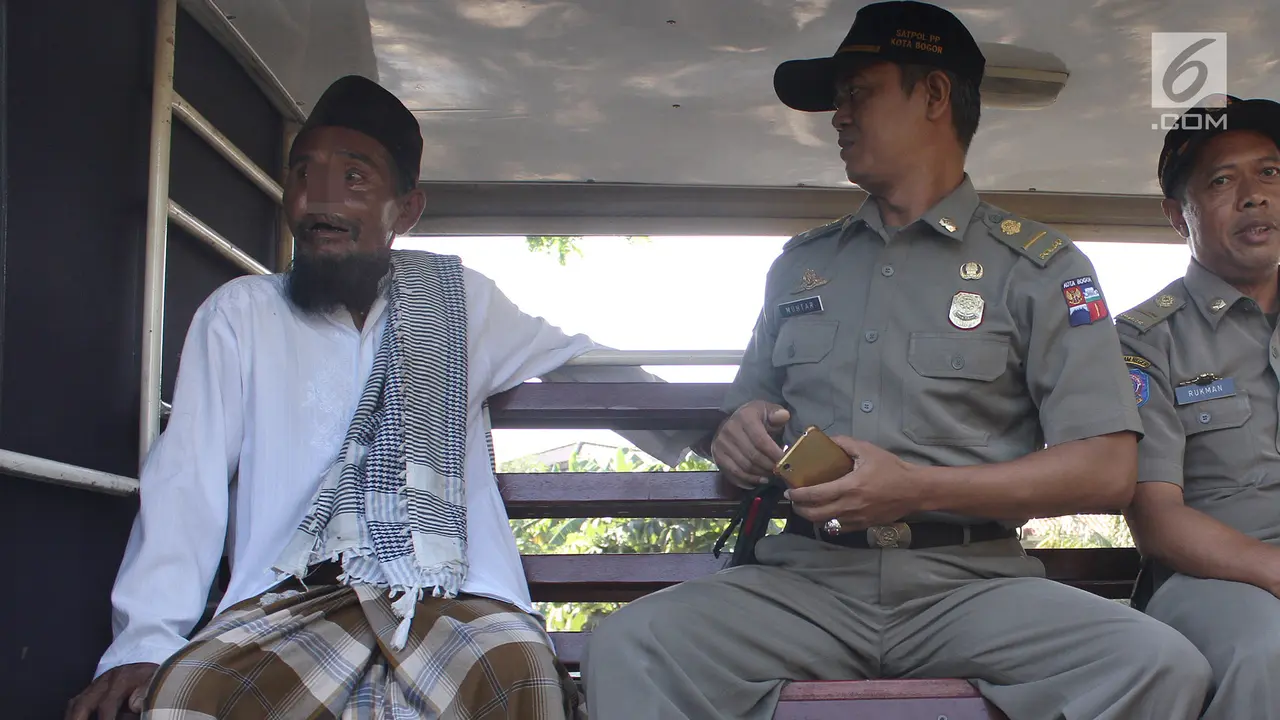 Viral Bermobil, Satpol PP Amankan Pengemis Tanpa Hidung di Bogor