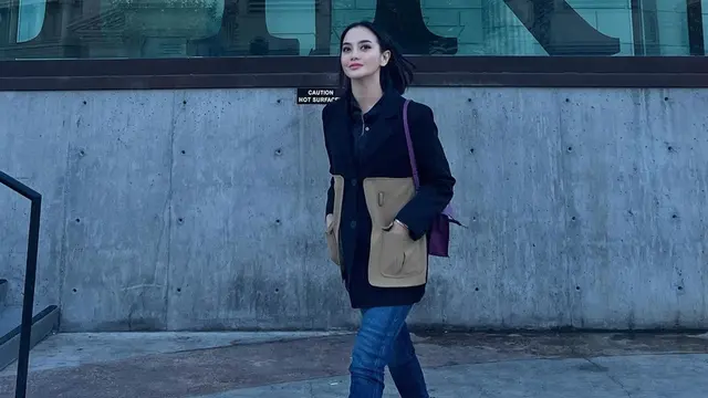 Genap Berusia 40 Tahun, Ini Potret Bugar Ririn Ekawati Jalan-Jalan di Amerika