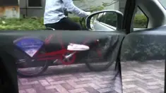 Mobil tembus pandang di Jepang ini dapat membantu meningkatkan keamanan berkendara.