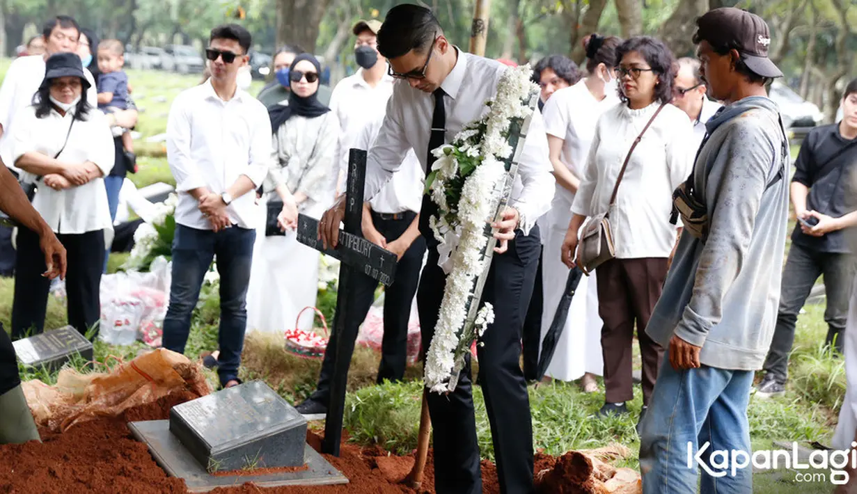 Menurut perempuan biasa disapa Andah ini, sang ibu merupakan mertua yang luar biasa. Banyak hal yang diajarkan mendiang kepadanya.  [Foto: Bayu Herdianto/KapanLagi.com]