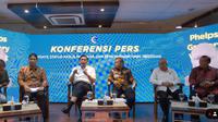 Menteri Koordinator Bidang Kemaritiman dan Investasi Luhut Binsar Pandjaitan saat konferensi pers tumpahan minyak di Laut Timor, Nusa Tenggara Timur.