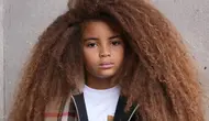 Bocah Ini Alami Fobia Potong Rambut hingga Terancam Dikeluarkan dari Sekolah (Sumber: Oddity Central)