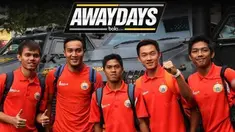 Persija Jakarta mendapat pengawalan ketat saat bertandang ke stadion Gelora Bandung Lautan Api, markas Persib Bandung.
