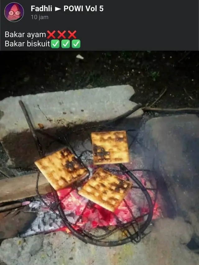7 Potret Cara Nyeleneh Orang Makan Biskuit Ini Bikin Geleng Kepala