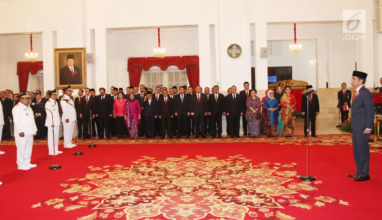 Presiden Jokowi melantik gubernur dan wakil gubernur hasil Pilkada 2018 di Istana Negara, Jakarta, Rabu (5/9). Mereka yang dilantik adalah gubernur dan wakil gubernur Kalbar, Sulteng, Sulsel, Papua, Jabar, Jateng, Sumut, NTT, Bali. (Liputan6.com/HO/Wan)