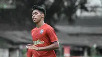 Pemain Arema FC, Sandy Ferizal. (Bola.com/Iwan Setiawan)