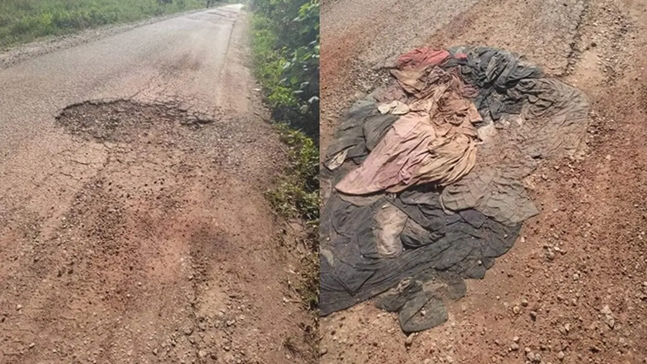 Jalan Berlubang Ini Ditambal Pakai Baju Oleh Warga, Cara Protes Unik