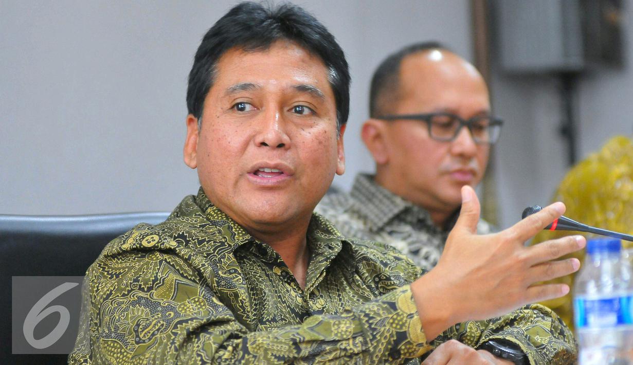 <p>Ketua Umum Apindo, Hariyadi Sukamdani (kiri) memberikan tanggapan terkait rencana Aksi 2 Desember di Jakarta, Selasa (29/11). Hariyadi berharap Aksi 212 berjalan tertib dan tidak mengganggu kegiatan usaha. (Liputan6.com/Angga Yuniar)</p>