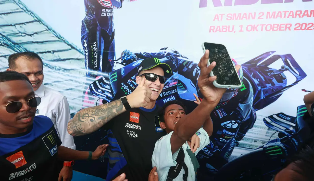 Sebelum ke Mandalika, keduanya menempuh perjalanan panjang dari Jepang dan Taiwan. (Bola.com/M Iqbal Ichsan)