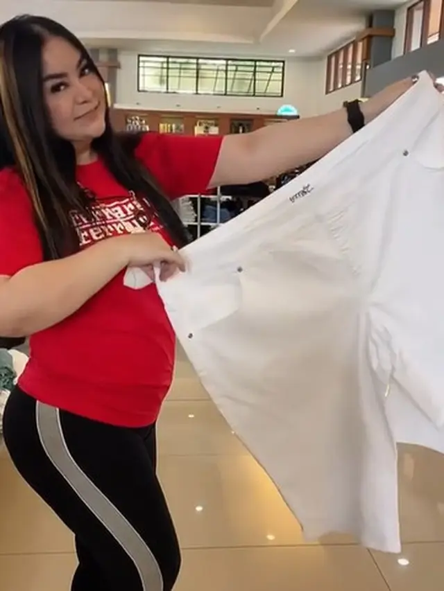 Berat Badan Turun 11 Kilogram, Ini 6 Potret Terbaru Anisa Bahar