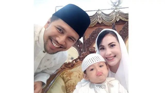 7 Potret Kebersamaan Arumi Bachsin dan Keluarga Kecilnya yang Jarang Tersorot
